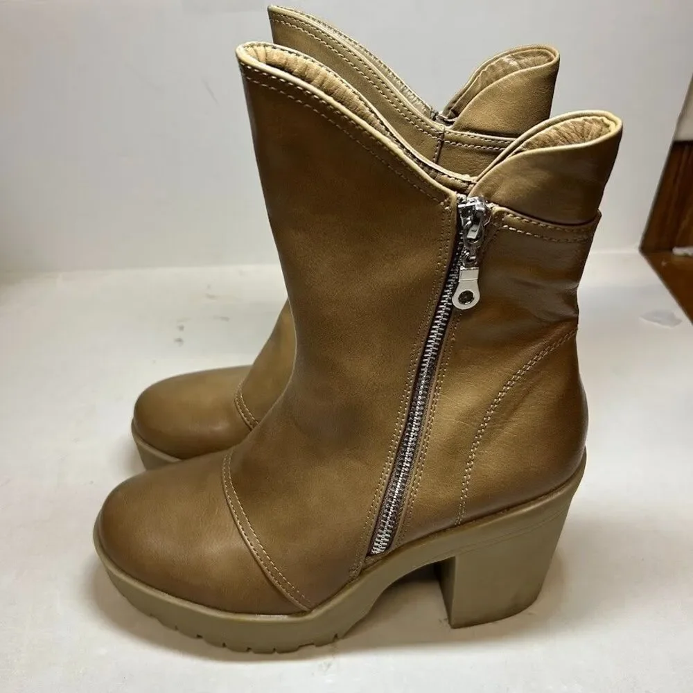 Journee Collection Womens 8 M Tan Jaquie Mid Shaft Block Heel Boots DISPLAY RI5